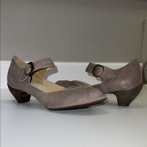 Sergio Tomani Handmade Leather Buckle Strap Mary Jane Heels | 37 | EUC | taupe
